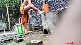 Desi bhabhi ne mast handjob de ke lund ka pani nikala
