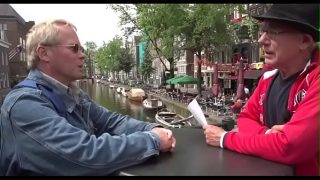 Dude gets his weenie sucked by a hot babe