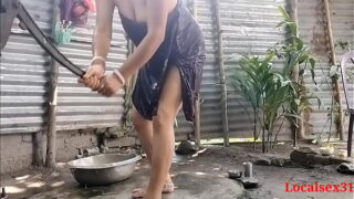 Indian Desi Local Bhabhi Fucked Outdoor In Husband Brother