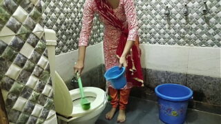 Indian Desi Sexy Bhabhi Standing Style Fucking Pussy In Bathroom