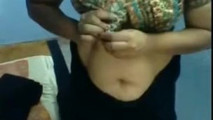 Sexy Bhabhi After bath Wearing Saree