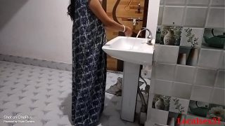 देसी लड़की को एमएलएम सीनियर ने चोदा होटल पर