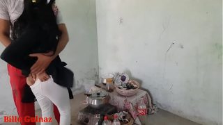मॉडर्न बिहारी लड़की को चोदा कार में